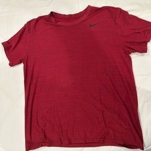 Men’s Nike Dri Fit t-shirt. Size Large. In good condition. Smoke-free home.
